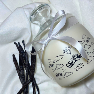 Świeca Vanilla Dream: Gdzie Zapach Wanilii Spotyka Luksusową Biżuterię - 2