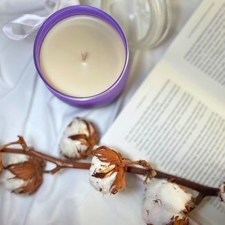 Świeca Cotton Delight: Esencja Czystości i Elegancji od SilverCandle - 2