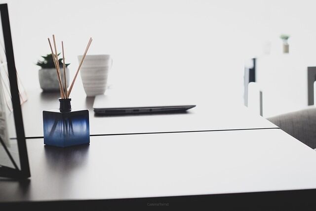 Co zrobić, żeby patyczki zapachowe bardziej pachniały?