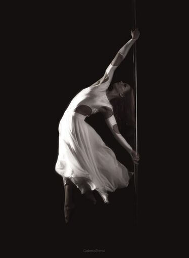 O co chodzi z tańcem na rurze? – Kilka słów o pole dance